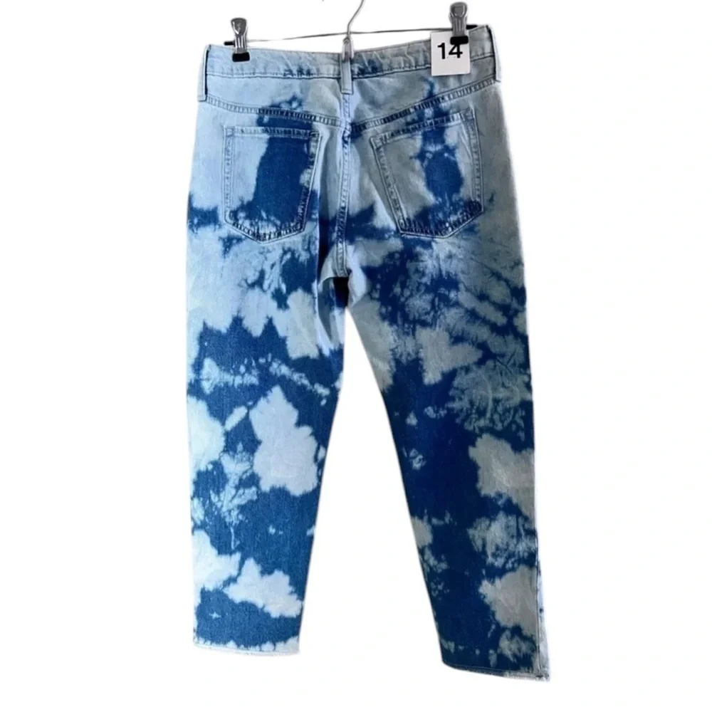 Girls size 14 NWT GAP girlfriend jeans acid wash frayed hem​